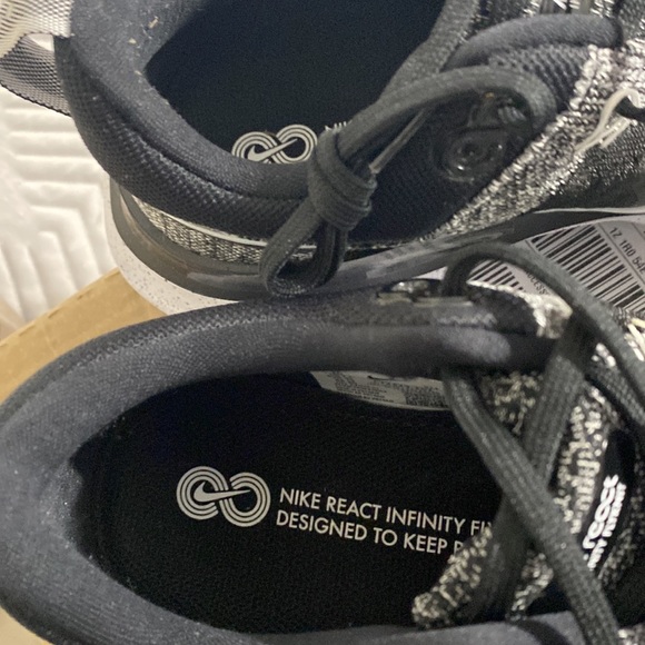 Nike React Infinity React ‘Oreo’ Womens size 10 - Picture 6 of 6